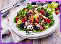 Ensalada De Pollo y Frutos Rojos: Una Refrescante y Deliciosa Receta Para Disfrutar En Verano