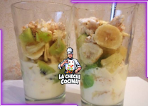 Parfait De Yogur y Plátano: Un Desayuno Delicioso y Nutritivo Para Empezar Tu Día