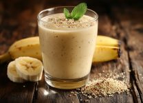 Batido Cremoso De Proteína, Vainilla y Plátano: ¡Recarga De Energía y Sabor!