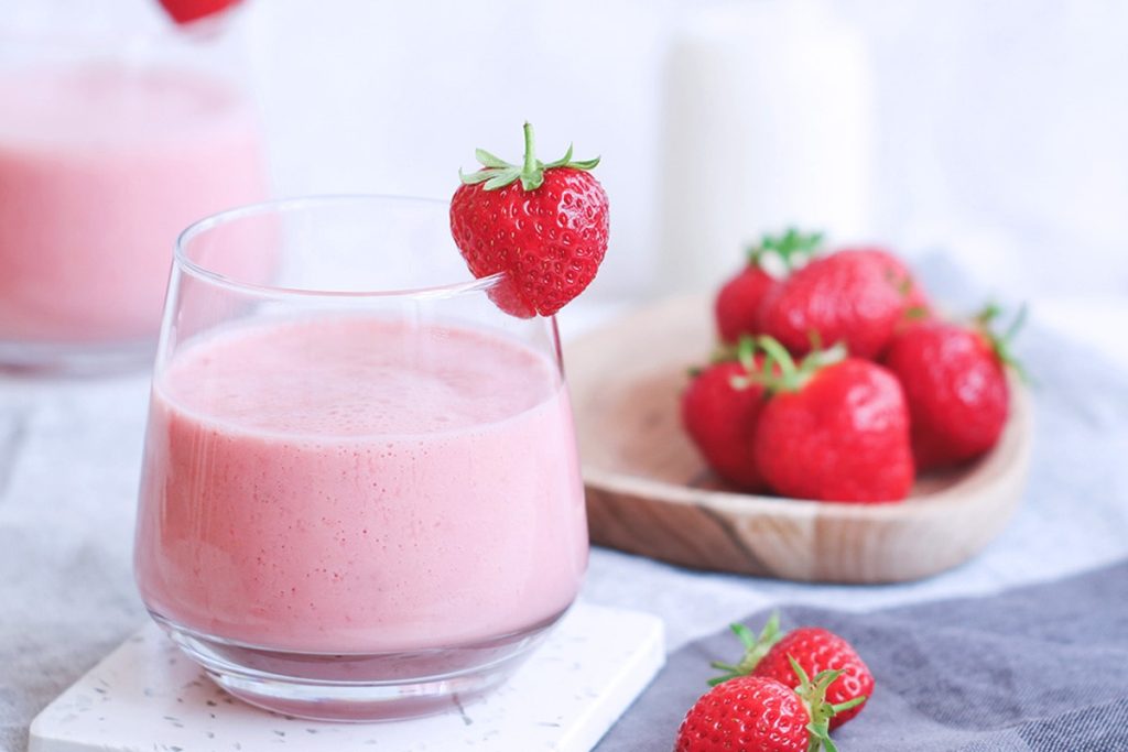 batido de fresa y yogur una delicia saludable y refrescante