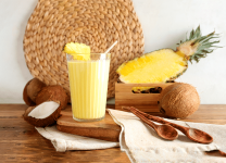 Batido Refrescante De Piña y Coco: Una Deliciosa Explosión Tropical