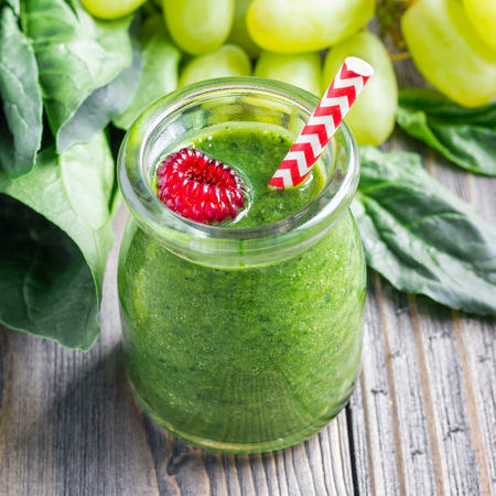 batido verde refrescante una explosion de sabor con espinacas uvas y mas