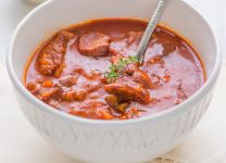 Cómo Hacer Un Auténtico Goulash Húngaro En Casa