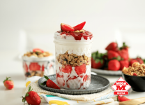 Delicioso Parfait De Yogur y Frutas: El Desayuno o Merienda Saludable y Refrescante Para Cualquier Momento