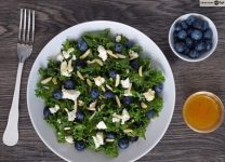 Ensalada De Kale Con Almendras y Arándanos