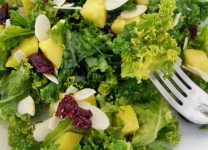 Ensalada Saludable De Kale y Almendras: Receta Refrescante y Nutritiva