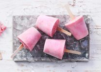 Paletas De Fresas y Yogur