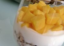 Parfait De Yogur y Mango: Un Desayuno Saludable y Delicioso