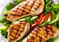 Pollo a La Parrilla Con Ensalada: Receta Saludable y Deliciosa Para Una Comida Equilibrada