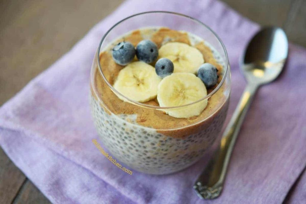 pudin de chia y platano delicioso y nutritivo desayuno o merienda para una vida saludable