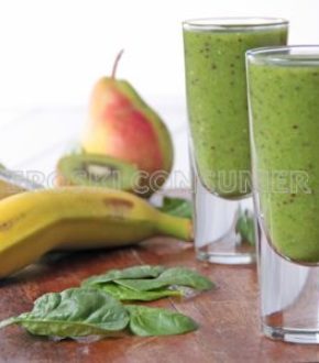 smoothie refrescante y nutritivo de pera y espinaca mejora tu salud y bienestar