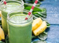 Smoothie Refrescante y Nutritivo: Delicioso Smoothie De Piña y Espinaca Para Un Arranque Saludable