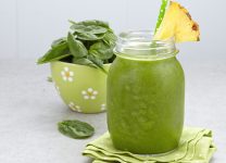 Smoothie Refrescante y Nutritivo: Pineapple & Spinach Delight!