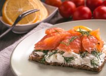 Tostadas Deliciosas De Salmón Ahumado y Queso Crema: Una Delicia Fácil y Saludable